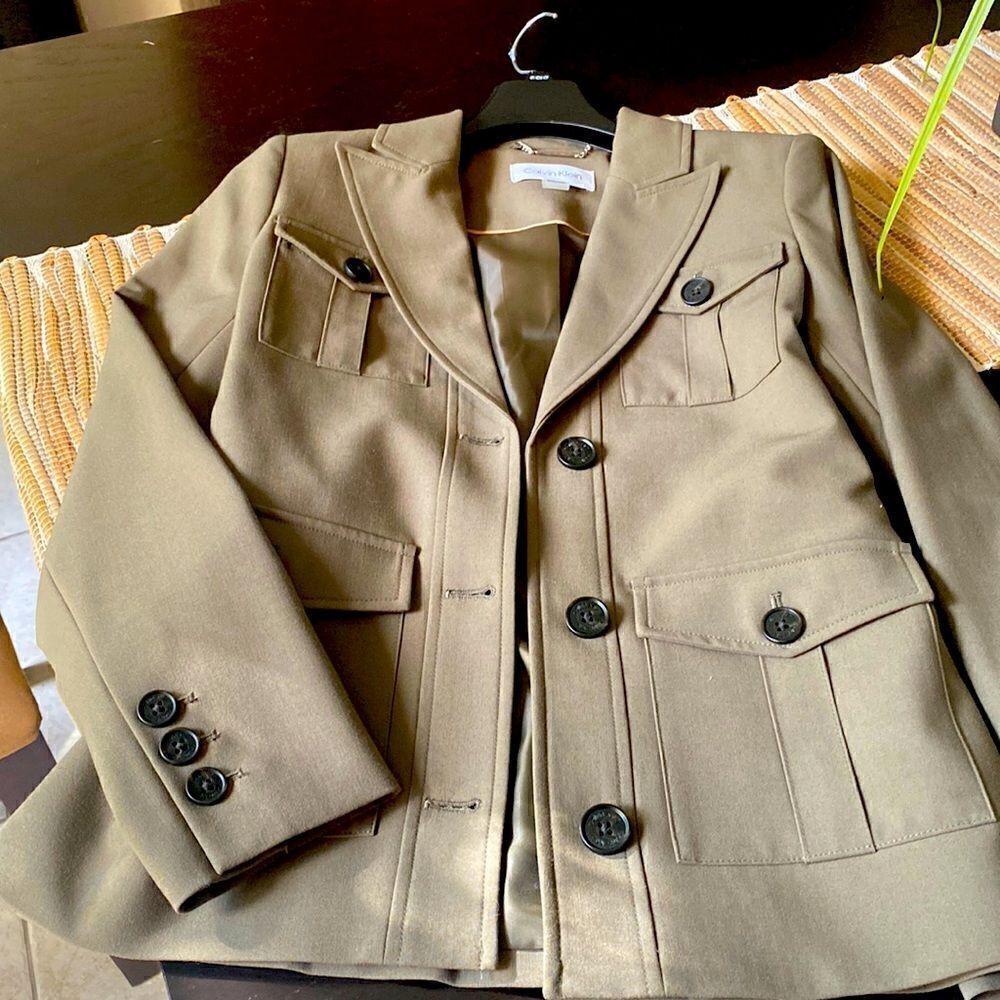 NWT Calvin Klein olive belted blazer with patch pockets size 4p